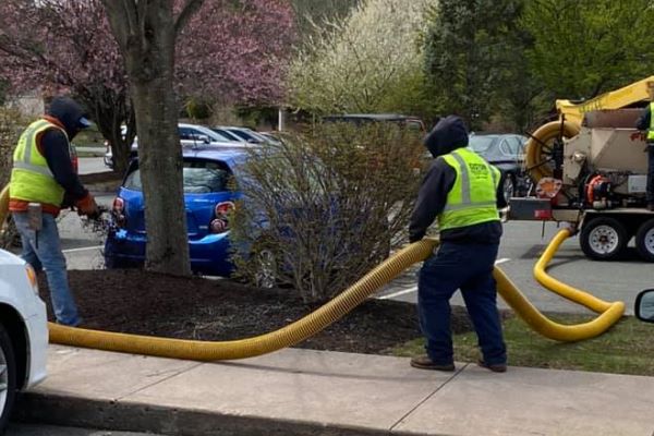 mulch blowing in Cromwell, CT